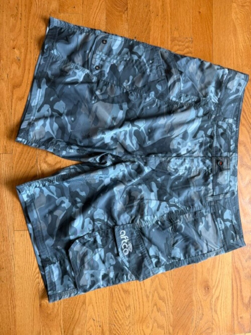 Men’s AFTCO blue gray camo fishing cargo shorts 🎣